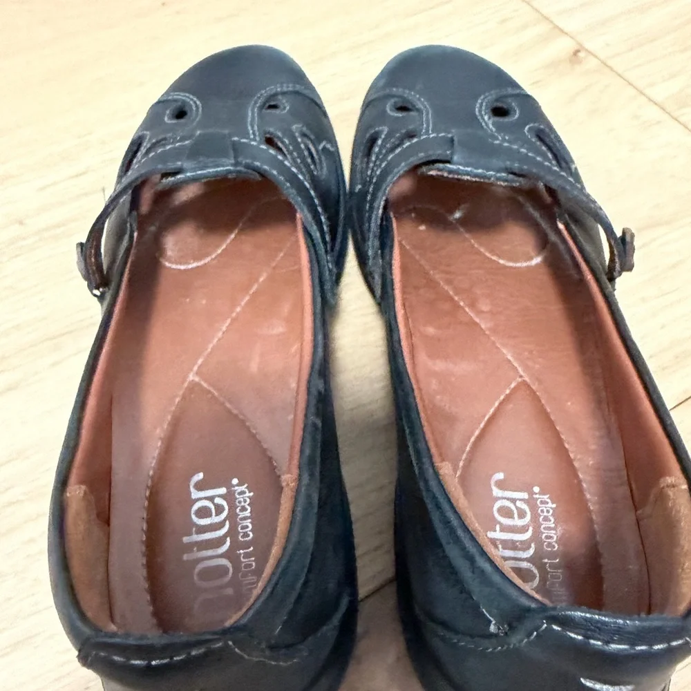 Hotter Black Leather Flats with Cutout Design UK 5 = US 7
